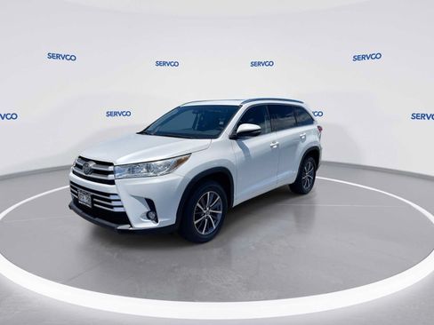 Used 2017 Toyota Highlander XLE FWD image 4