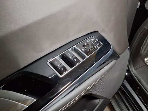 Used 2026 Cadillac Escalade 4WD image 16