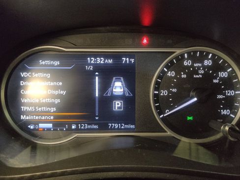 Used 2021 Nissan Versa SV image 23