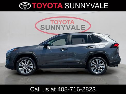 Used 2022 Toyota RAV4 XLE Premium AWD/4WD image 7