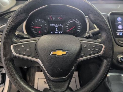Used 2022 Chevrolet Malibu LT FWD image 18