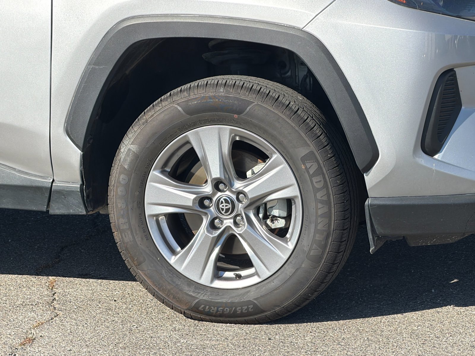 Used 2025 Toyota RAV4 XLE FWD image 34