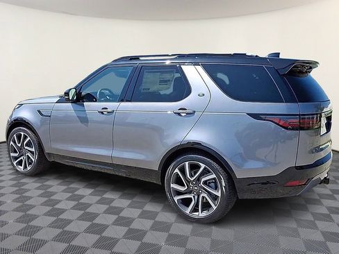 Certified 2025 Land Rover Discovery Dynamic SE image 6