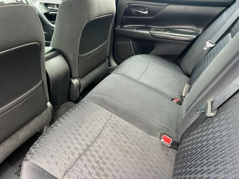 Used 2016 Nissan Altima 2.5 S w/ Power Driver Seat Package image 4