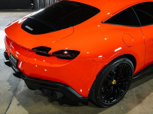 Used 2021 Ferrari Roma RWD image 25