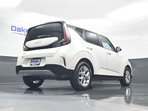 Used 2023 Kia Soul LX w/ LX Technology Package FWD image 41