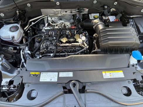 Used 2025 Volkswagen Atlas Cross Sport SE image 27