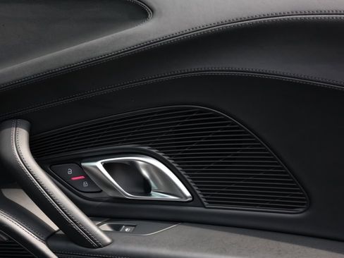 Used 2018 Audi R8 V10 plus w/ Full Leather Package image 35