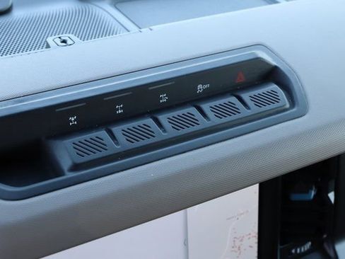 Used 2023 Ford Bronco Wildtrak image 34