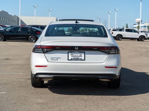 New 2025 Honda Accord SE image 6