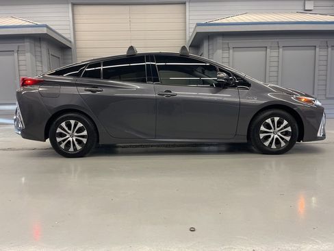 Used 2020 Toyota Prius Prime XLE image 8