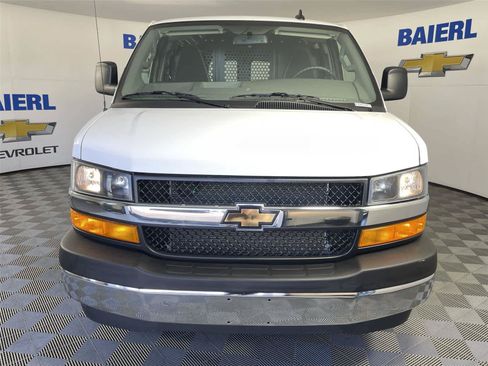 Used 2025 Chevrolet Express 2500 w/ Driver Convenience Package RWD image 8