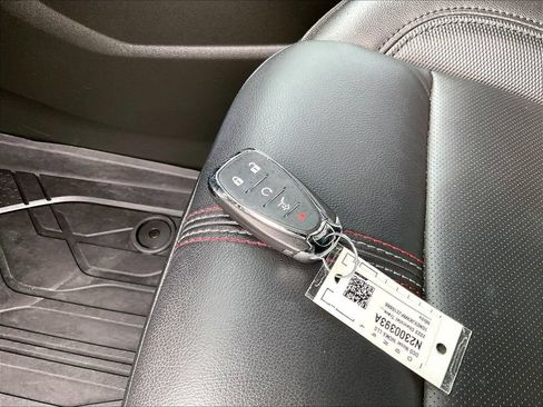 Used 2023 Chevrolet Traverse RS w/ LPO, Floor Liner Package AWD/4WD image 31
