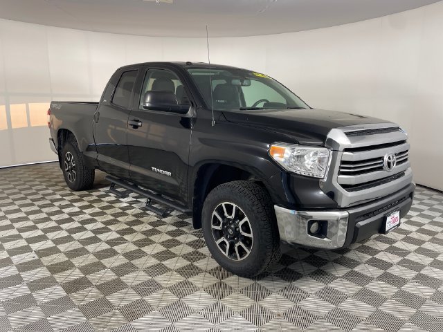 Used 2017 Toyota Tundra SR5 w/ TRD Off Road Package AWD/4WD image 17
