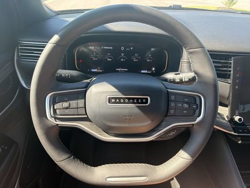 Used 2024 Jeep Wagoneer Series II w/ Flexible Seating Group RWD image 26