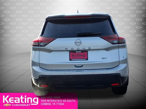 Used 2024 Nissan Rogue SV FWD image 7