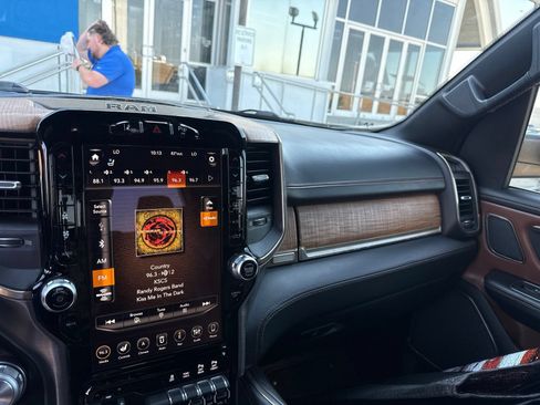Used 2019 RAM 1500 Limited AWD/4WD image 27