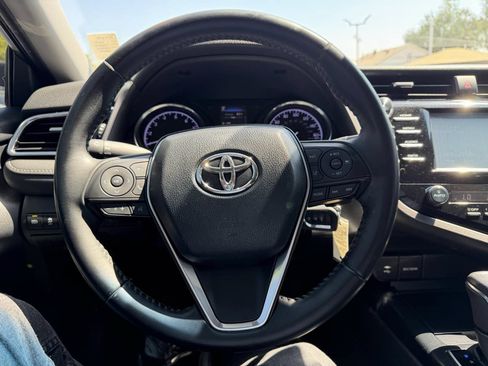 Used 2018 Toyota Camry SE FWD image 14