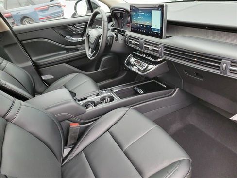 New 2026 Lincoln Corsair Premiere image 23