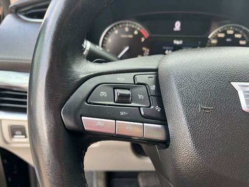 Used 2020 Cadillac XT4 Luxury w/ Cold Weather Package image 33