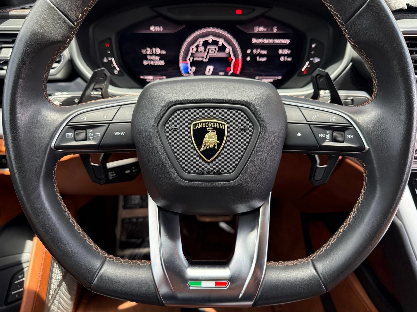 Used 2020 Lamborghini Urus AWD/4WD image 42