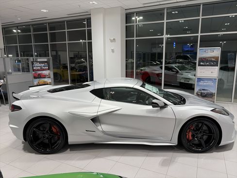 New 2026 Chevrolet Corvette E-Ray w/ Battery Protection Package image 2