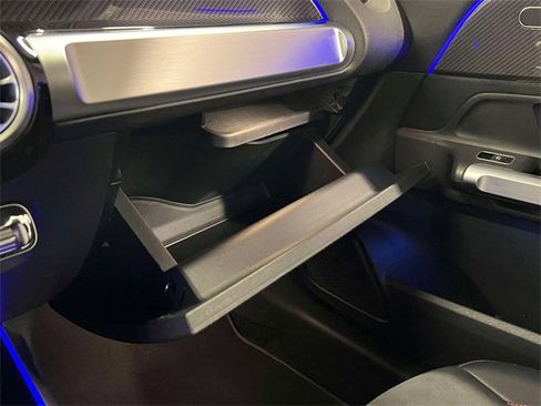 Certified 2022 Mercedes-Benz GLB 250 4MATIC image 33