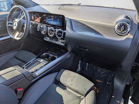 Certified 2025 Mercedes-Benz GLA 250 image 21