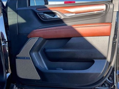 Used 2024 GMC Yukon XL Denali Ultimate image 25