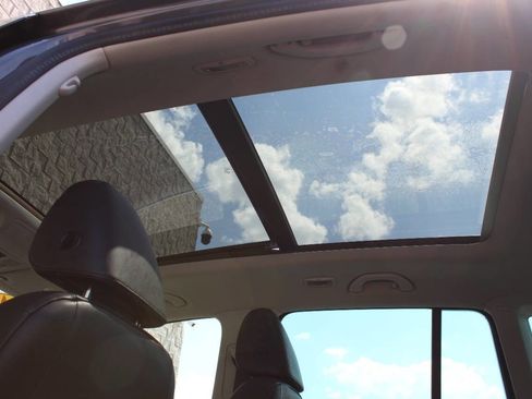 Used 2014 Volkswagen Tiguan SEL image 19