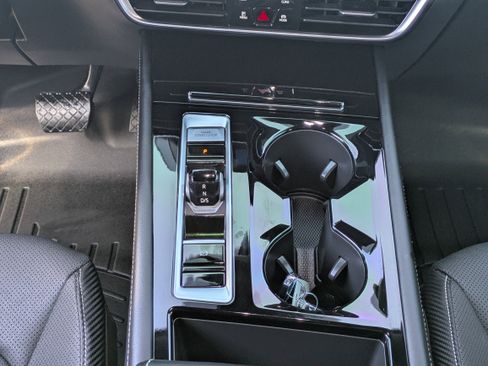 Used 2024 Volkswagen Atlas Cross Sport SE image 20