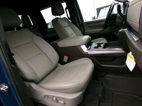 Used 2024 Chevrolet Silverado 3500 LTZ w/ LTZ Plus Package image 8