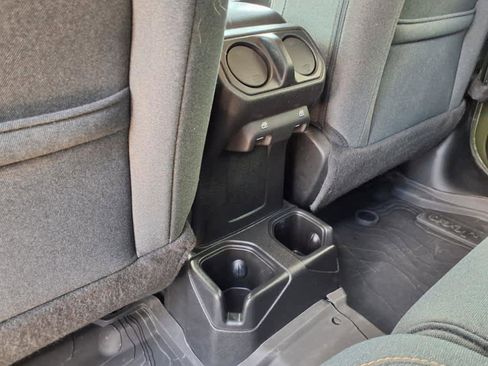 Used 2024 Jeep Gladiator Sport image 23