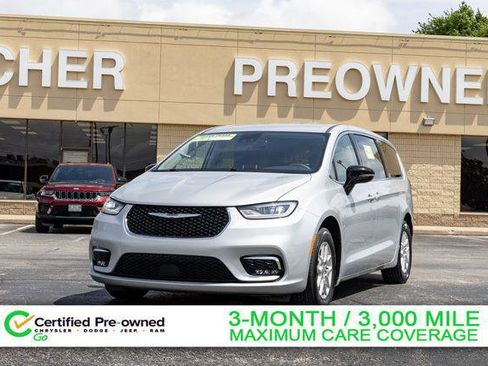 Certified 2024 Chrysler Pacifica Touring-L FWD image 1