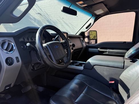 Used 2013 Ford F250 Lariat w/ Lariat Interior Pkg image 52