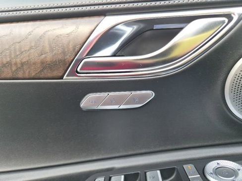 Used 2025 Genesis GV80 2.5T Prestige image 16