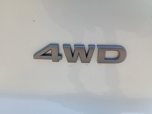 New 2026 Nissan Pathfinder SV image 6