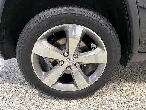 Used 2014 Jeep Grand Cherokee Limited w/ Trailer Tow Group IV image 32