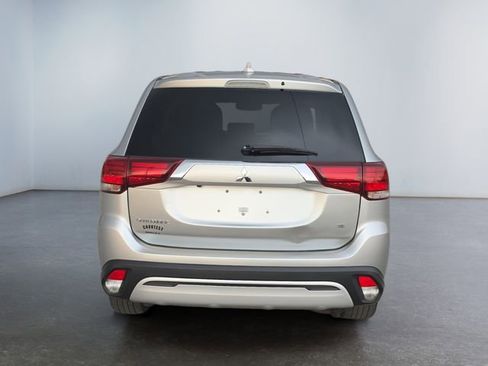 Used 2020 Mitsubishi Outlander SE image 4