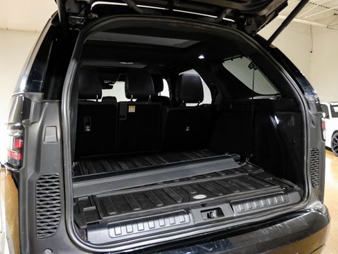 Used 2023 Land Rover Discovery S R-Dynamic image 59