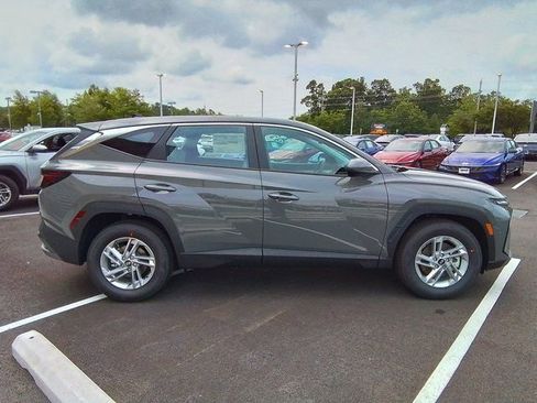 Used 2025 Hyundai Tucson SE image 9