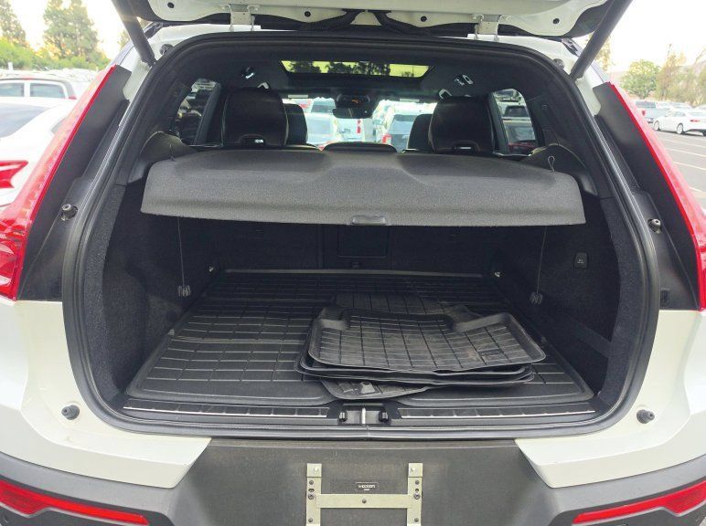 Used 2019 Volvo XC40 T5 R-Design AWD/4WD image 29