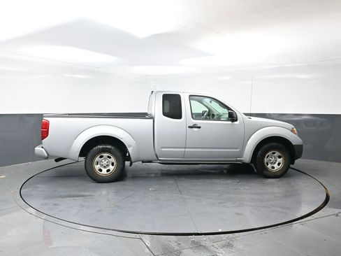 Used 2017 Nissan Frontier S RWD image 2