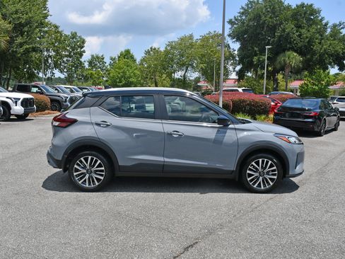 Used 2024 Nissan Kicks SV FWD image 5