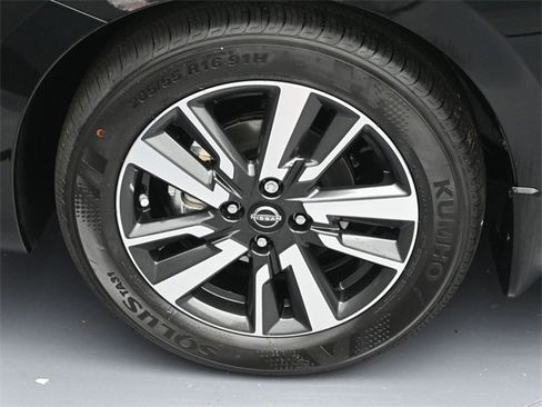 New 2025 Nissan Versa SV w/ Trunk Package image 7