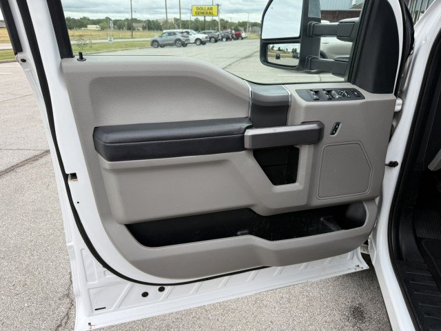 Used 2019 Ford F350 XLT w/ XLT Premium Package AWD/4WD image 27