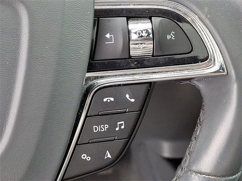 Certified 2022 Lincoln Nautilus Reserve image 24