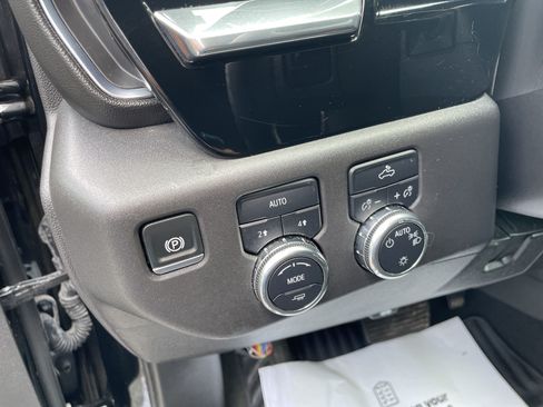 Used 2024 GMC Sierra 1500 SLE AWD/4WD image 11