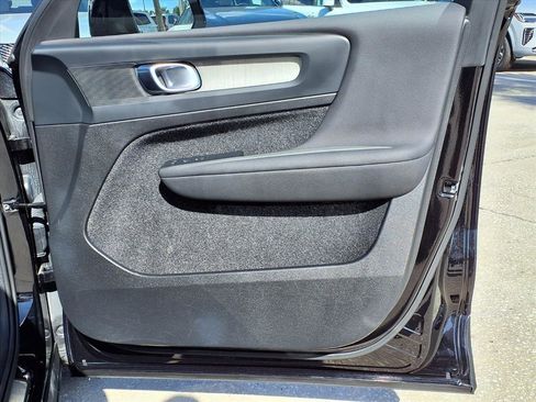 Certified 2024 Volvo XC40 B5 Plus image 13