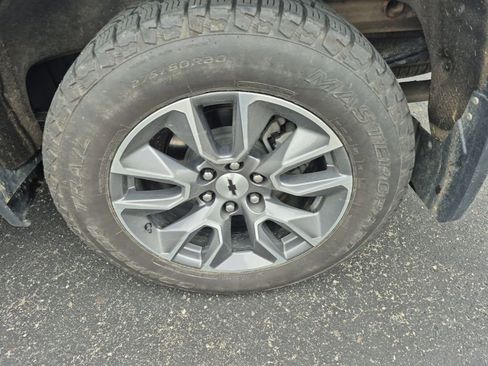 Used 2019 Chevrolet Silverado 1500 RST AWD/4WD image 11